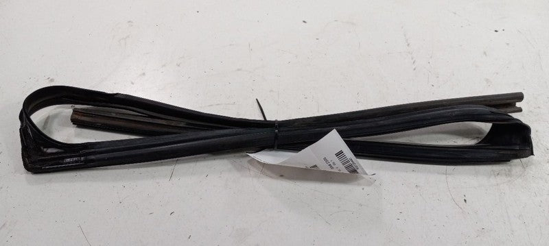 Acura MDX Door Glass Window Seal Rubber Right Passenger Rear Back 2010