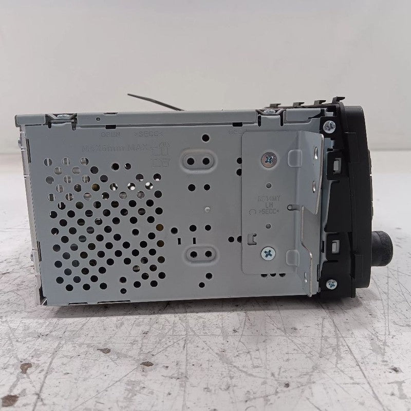 Audio Equipment Radio AM-FM-stereo-CD-MP3 US Market Fits 15-17 Hyundai Accent