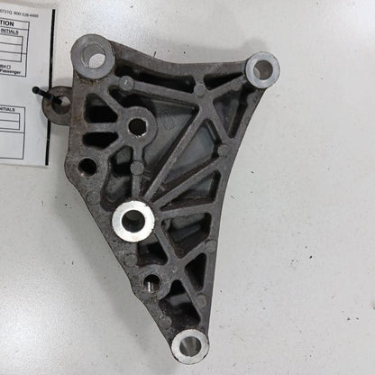 Jeep Renegade Engine Motor Mount Bracket Left Driver  2017 2018 2019 2