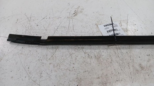 Buick Encore Right Front Weather Strip Interior  2013 2014 2015 2016