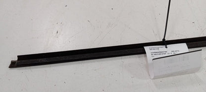 Volkswagen Jetta Door Glass Window Weather Strip Trim Front Right Pass