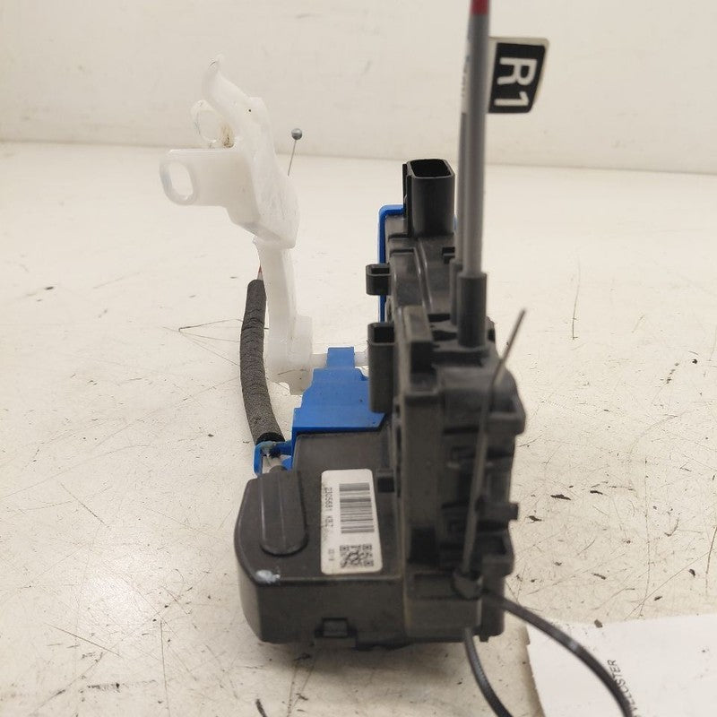 Hyundai Veloster Door Latch Lock Right Passenger Front  2017 2016 2015