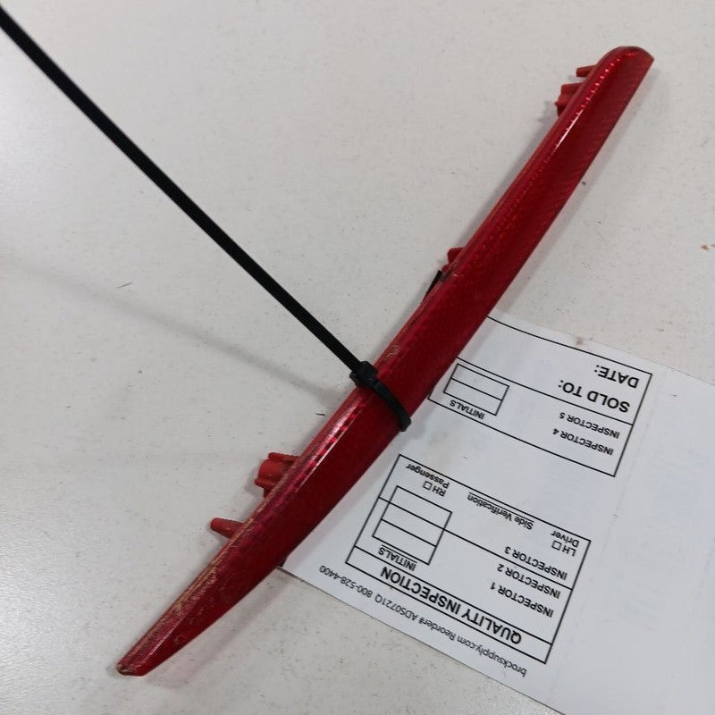 Chrysler 300 Passenger Right Rear Marker Light Lamp  2015 2016 2017 2018 2019