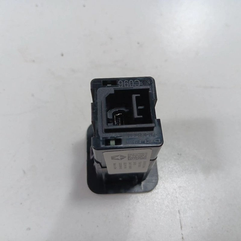 Jeep Compass USB Plug In Hub Port 2017 2018 2019 2020 2021 2022 2023 O