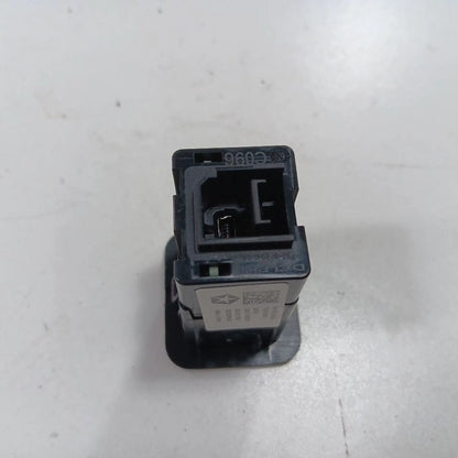 Jeep Compass USB Plug In Hub Port 2017 2018 2019 2020 2021 2022 2023 O