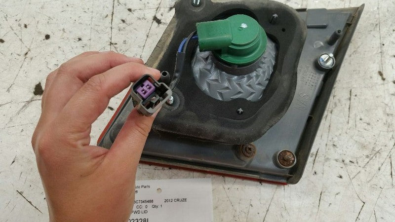 95389371 Driver Tail Light Lamp VIN P 4th Digit Limited Lid Mounted Fits 11-16 CRUZE