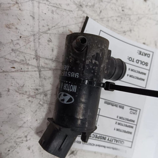 Hyundai Accent Windshield Washer Wash Fluid Reservoir Motor Pump Electric 2014 2