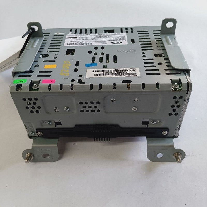 Audio Equipment Radio Receiver AM-FM-CD-MP3 Single Disc 15-18 Ford Edg