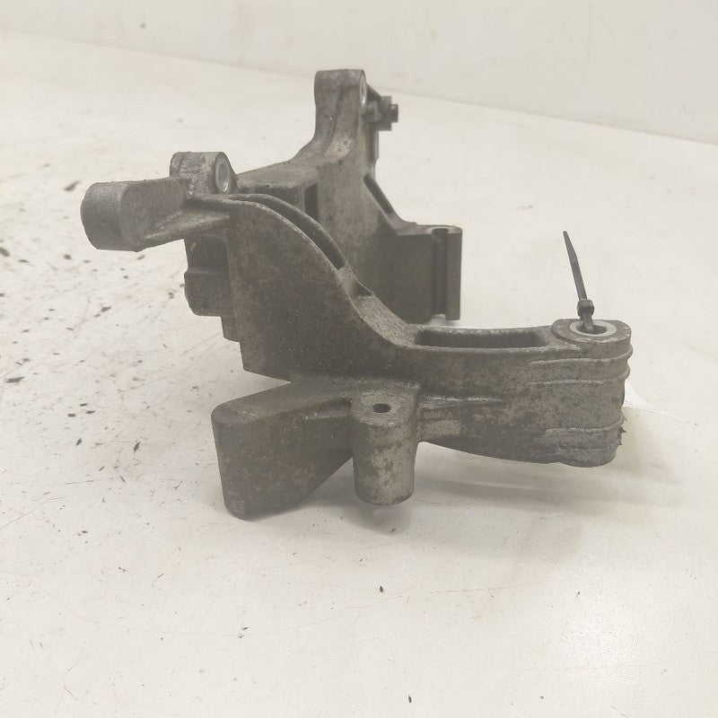 Hyundai Santa Fe Alternator Mount Bracket  2.0 2019 2020