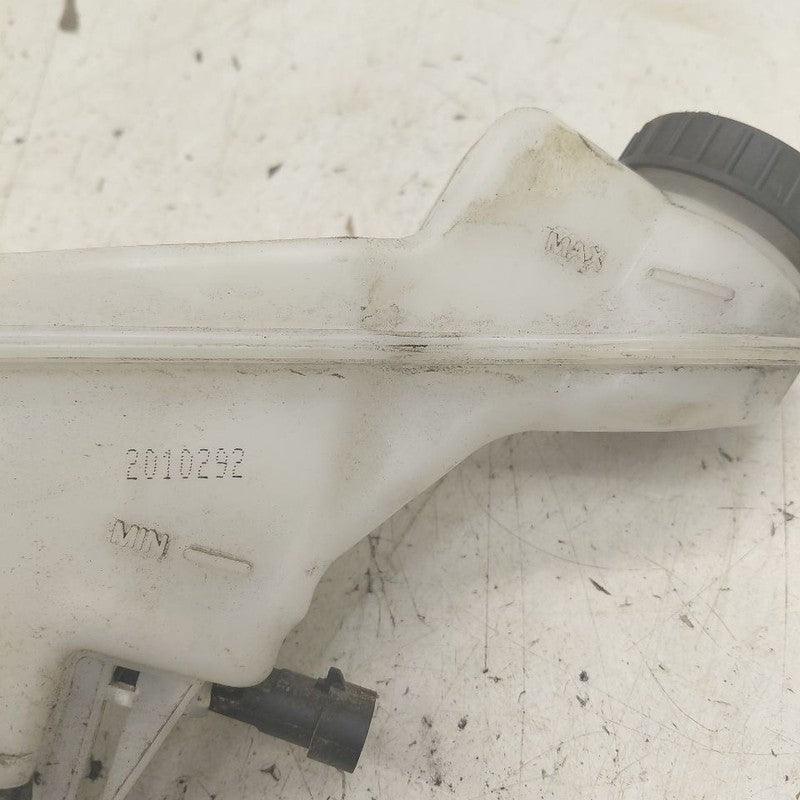 Brake Master Cylinder VIN B 8th Digit Opt Luv Fits 13-21 Buick Encore