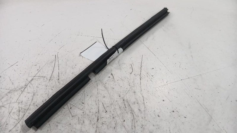 Buick Encore Right Rear Weather Strip Interior  2016 2017 2018 2019 OE