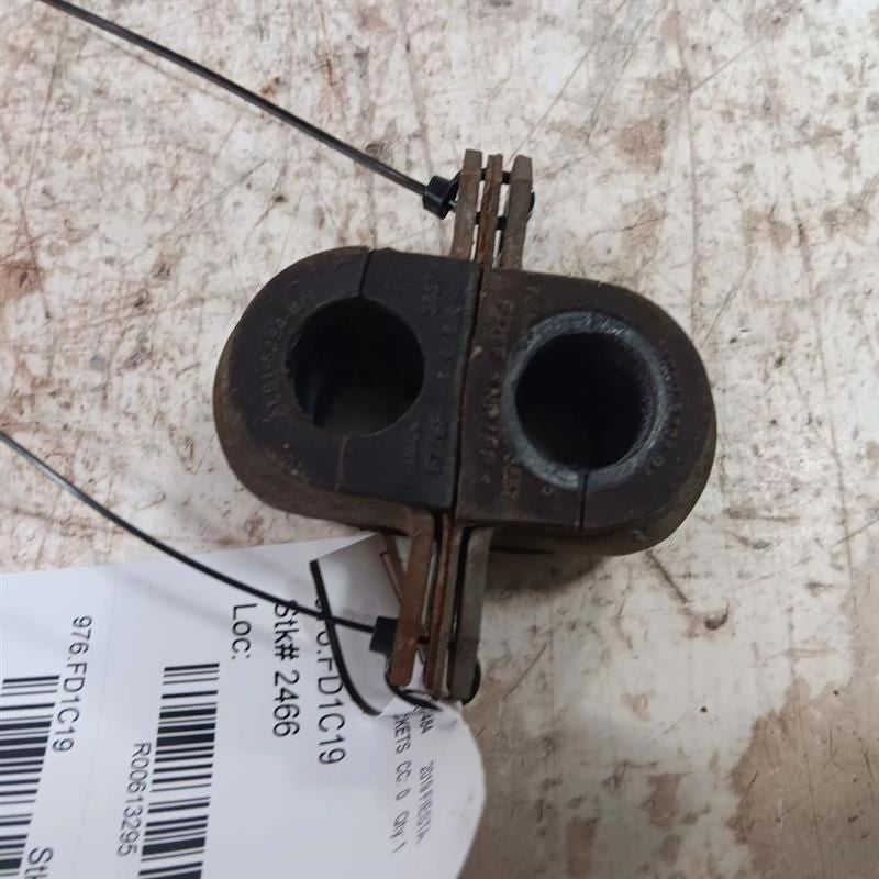 Ford Fiesta Sway Bar Bushing Mounting Bracket  2016 2017 2018 2019 OEM