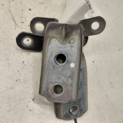 Hyundai Veloster Door Hinge Set Right Front Passenger  2017 2016 2015 