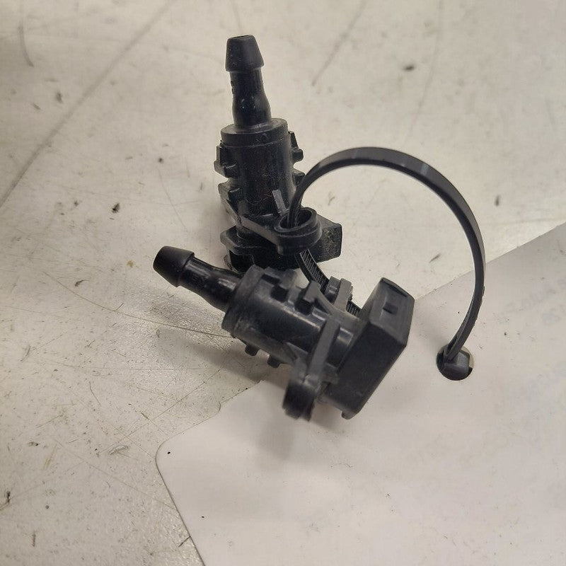 Hyundai Veloster Windshield Wiper Washer Fluid Hood Sprayer Nozzles  2
