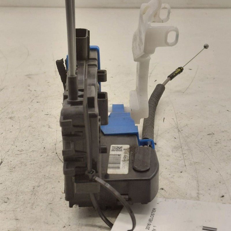 Hyundai Veloster Door Latch Lock Left Driver Front  2017 2016 2015 201