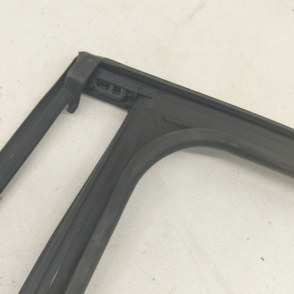 Kia Sorento Door Glass Window Seal Rubber Right Passenger Rear Back  2