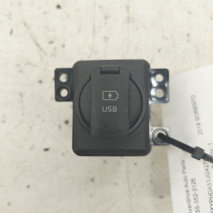Kia Sorento USB Plug In Hub Port  2018 2017 2016
