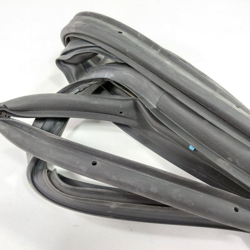 Buick Encore On Door Seal Rubber Right Passenger Front  2020 2019 2018