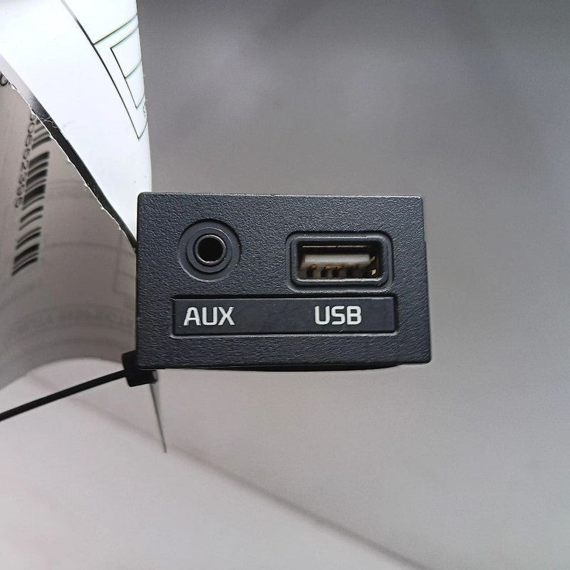 Kia Forte USB Plug In Hub Port  2014 2015 2016