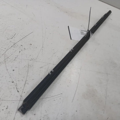 Hyundai Elantra Door Glass Window Weather Strip Trim Front Left Driver  2017 201
