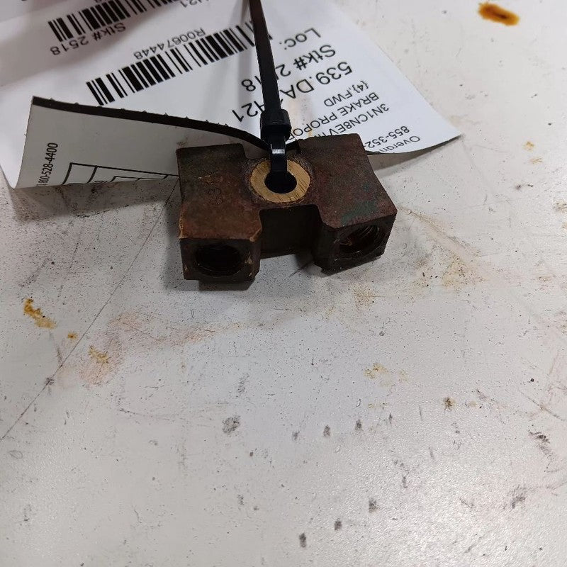 Nissan Versa Brake Line Proportioning Valve Junction Splitter  2023 20