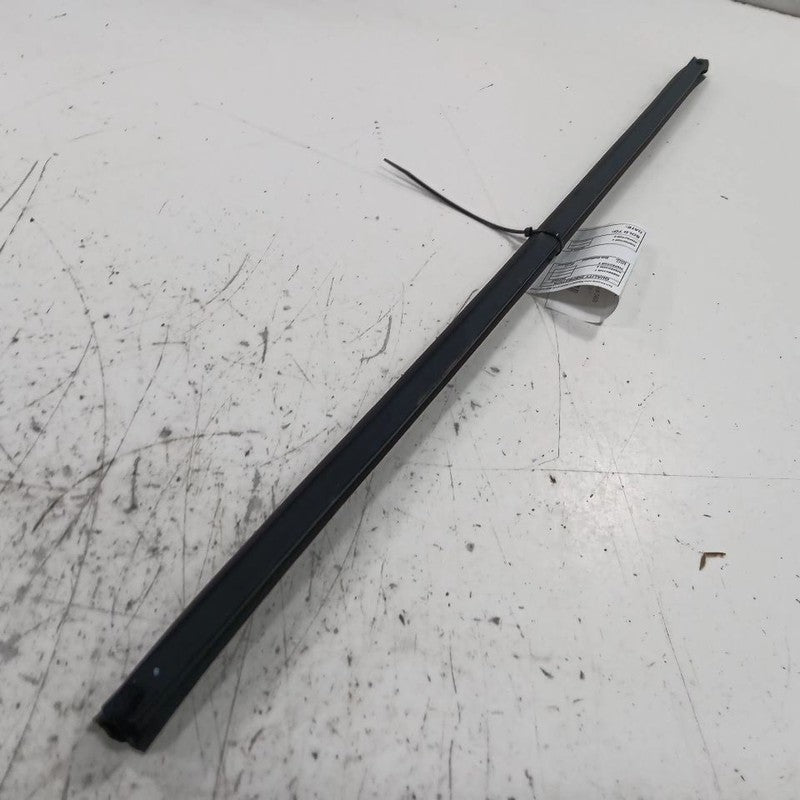 Hyundai Accent Left Front Weather Strip Interior  2012 2013 2014 2015 2016 2017