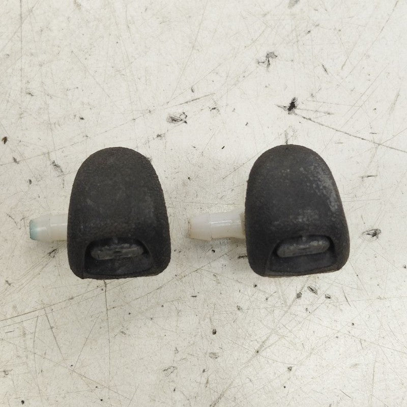 Cadillac CT6 Windshield Wiper Washer Fluid Hood Sprayer Nozzles  2018 