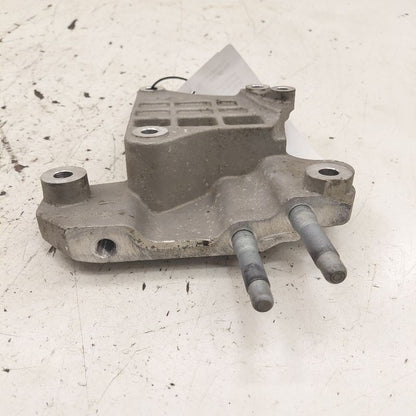 Hyundai Santa Fe Engine Motor Mount Bracket Right Passenger  2019 2020