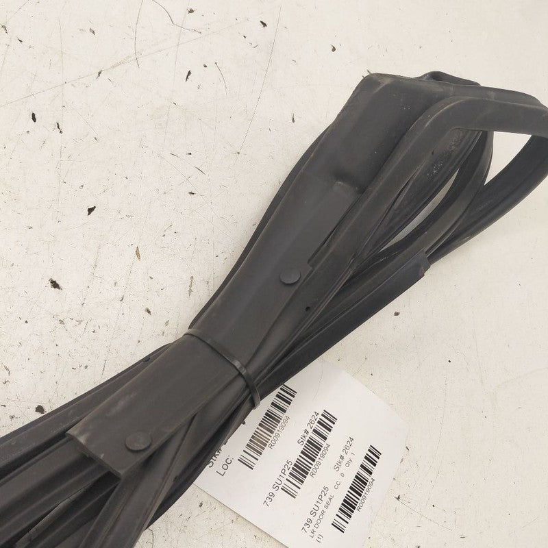 Subaru XV Crosstrek On Door Seal Rubber Left Driver Rear Back  2025 20