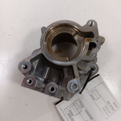 Toyota Yaris 1.5 Engine Fuel Pump Mount Housing 2020 2019 2018 2017 2016