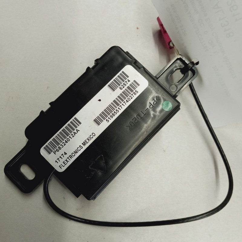 Alfa Romeo Stelvio Passive Entry Computer Antenna {68324012} 2018 2019