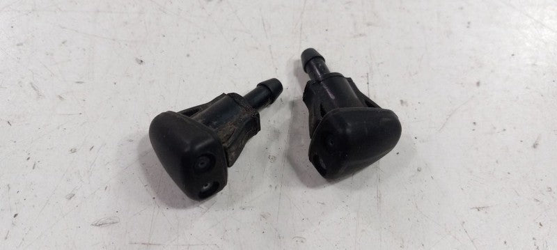 Hyundai XG350 Windshield Wiper Washer Fluid Hood Sprayer Nozzles 2003 