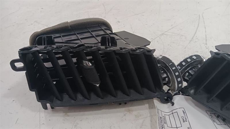 Chrysler 200 Dash Air Vent Center Middle  2015 2016 2017 OEM