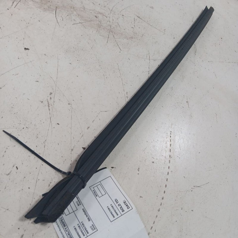 Ford Focus Left Front Weather Strip Interior  2018 2017 2016 2015 OEM