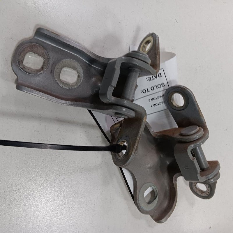 Buick Encore Door Hinge Set Left Front Driver  2019 2018 2017