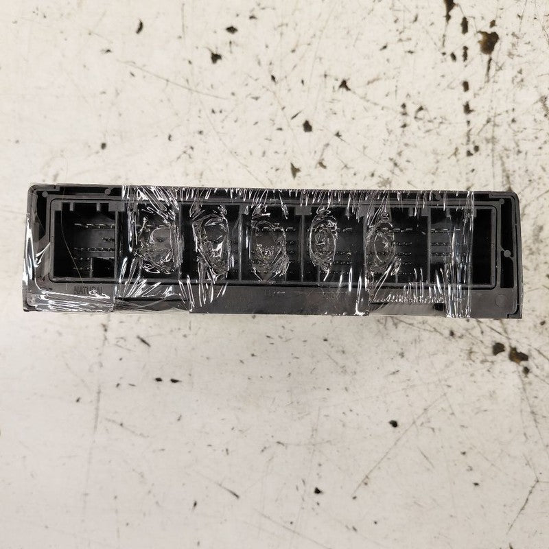 Cadillac CT6 Body Control Module BCM {13517451} 2018 2017 2016