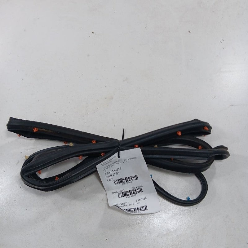 Jeep Cherokee On Door Seal Rubber Left Driver Rear Back  2015 2016 201