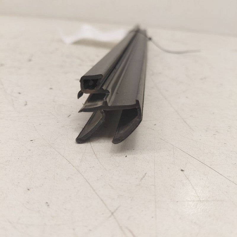 Jeep Cherokee Right Rear Weather Strip Interior  2019 2020 2021