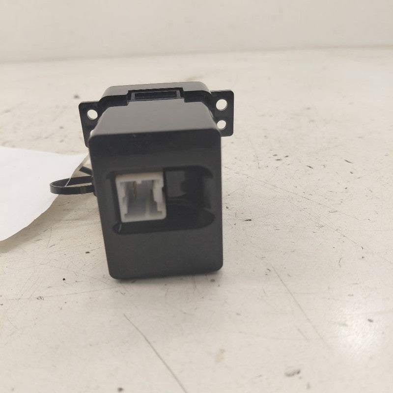 Kia Sorento USB Plug In Hub Port  2018 2017 2016