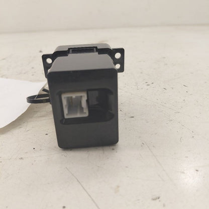 Kia Sorento USB Plug In Hub Port  2018 2017 2016
