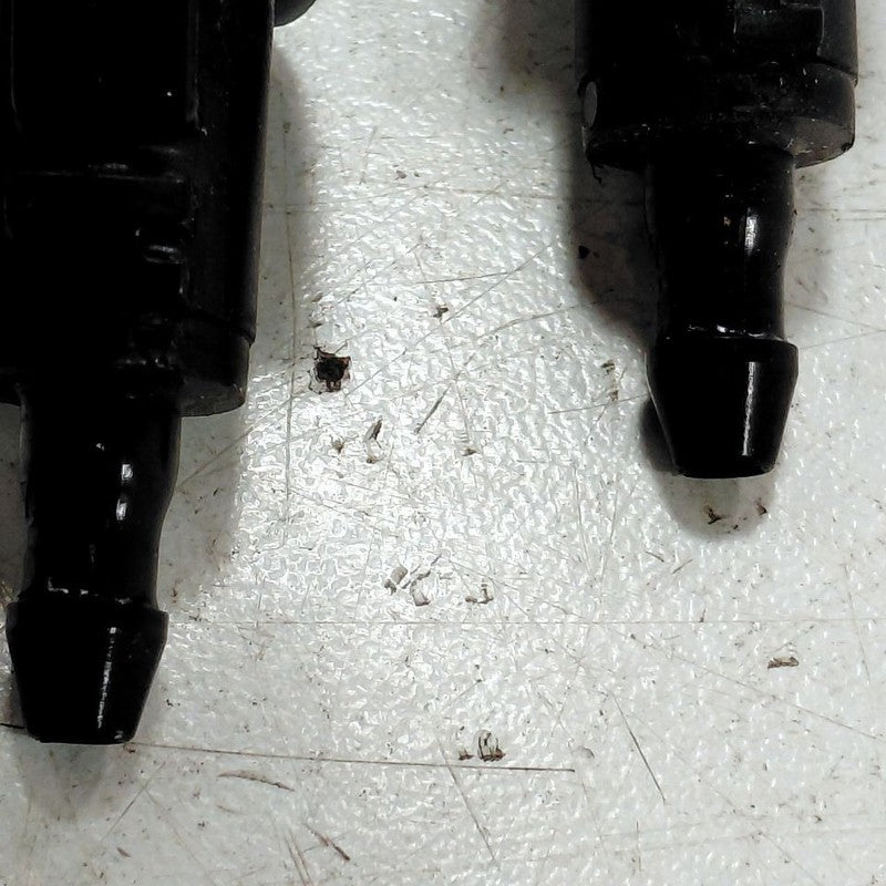 Hyundai Elantra Windshield Wiper Washer Fluid Hood Sprayer Nozzles  20