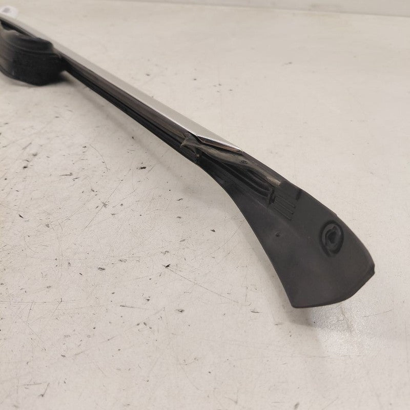 Cadillac CT6 Door Glass Window Seal Rubber Right Passenger Front  2018