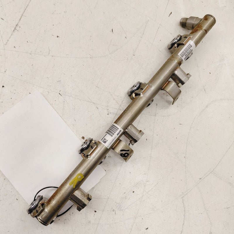 Cadillac XTS Passenger Right Fuel Rail Injection Injector Mount Bar 20