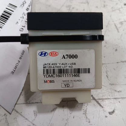 Kia Forte USB Plug In Hub Port  2014 2015 2016