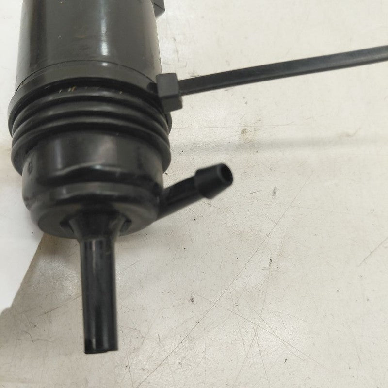 Cadillac CT6 Windshield Washer Wash Fluid Reservoir Motor Pump Electri