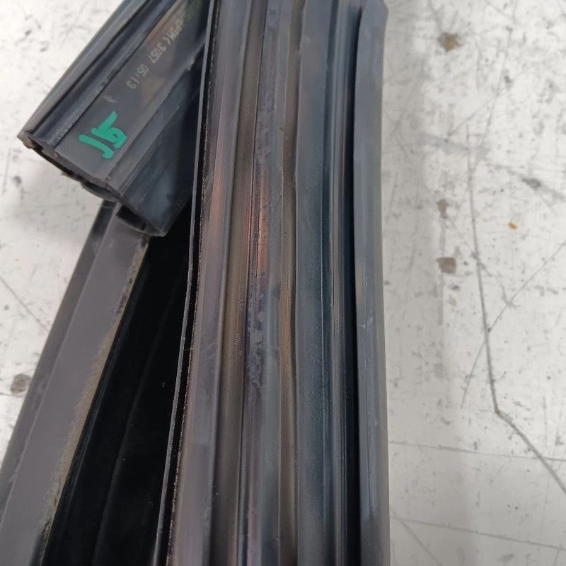 Fiat 500 Door Glass Window Seal Rubber Right Passenger Rear Back 2018 