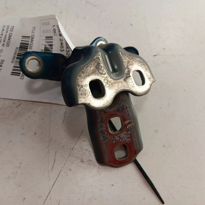 Buick Encore Door Hinge Set Right Front Passenger  2017 2018 2019 2020