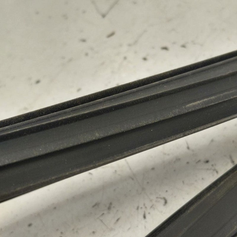 Chevy Trax Door Glass Window Seal Rubber Right Passenger Front  2025 2