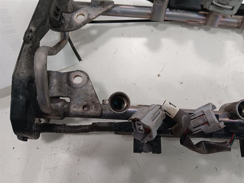 Infiniti Q50 Fuel Rail Injection Injector Mount Bar 2014 2015 2016 OEM