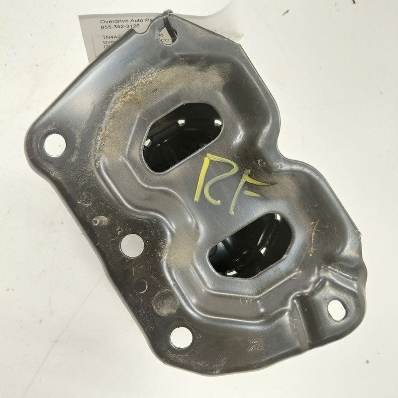 Nissan Maxima Bumper Mount Bracket Right Passenger Side Front 2018 201